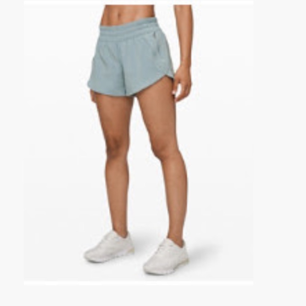 Lululemon 4in Tracker Short in Blue Cast Size 14